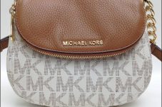 MICHAEL KORS マイケルコース MK ロゴ柄 ショルダーバッグ ポシェット ワンショルダー ミニバッグ PVCレザー 白×茶系 ※中古 美品買取致しました。
