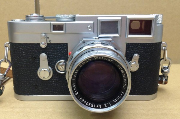 多治見市のお客様より、LEICA　ライカ　フィルムカメラ　M3　本体＋レンズ　Ernst Leitz GmbH　Wetzlar　Summicron　f=5cm　1：2買取致しました。
