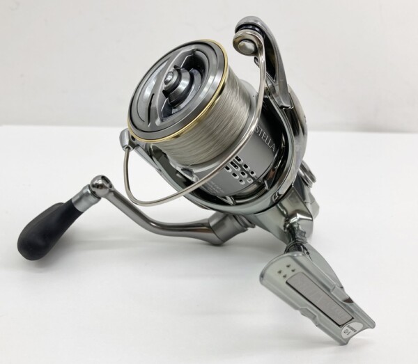 SHIMANO スピニングリール 18 ステラ C3000 03803 買取致しました。