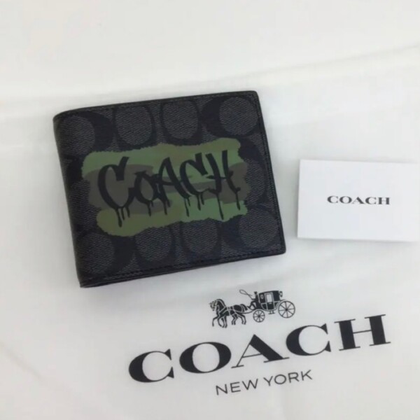 COACH グラフィティ シグネチャー 迷彩 二つ折り財布 F37333 買取致しました。