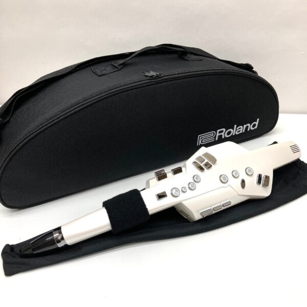 Roland ローランド Aerophone AE-10 エアロフォン ウィンドシンセサイザー デジタル管楽器買取致しました。