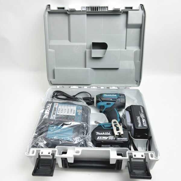 makita 充電式インパクトドライバ TD149DRFX 18V3.0Ahバッテリｘ2/充電器他 付属品有 買取致しました。