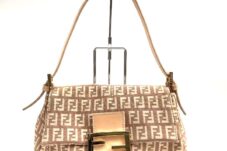 FENDI ズッキーノ柄 マンマバケット  ワンショルダーバッグ 8BR180 ピンクベージュ 買取致しました。