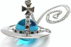 Vivienne Westwoodジャイアントオーブ マルチラインストーン ネックレス 買取致しました。