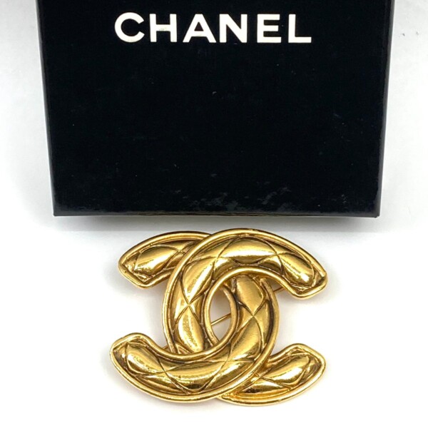 CHANEL マトラッセ デカココ ブローチ ココマーク ゴールド 買取致しました。