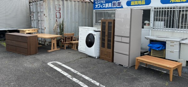 出張買取~岐阜県多治見市~冷蔵庫・洗濯機・食器棚・電子レンジ・キャビネット・TV台など買取致しました。