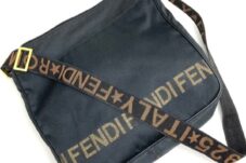 FENDI S.A.S ロゴライン メッセンジャーバッグ  26341 買取致しました。