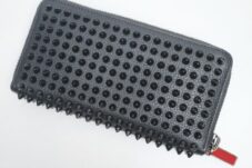 Christian Louboutin パネトート スパイクウォレット  買取致しました。