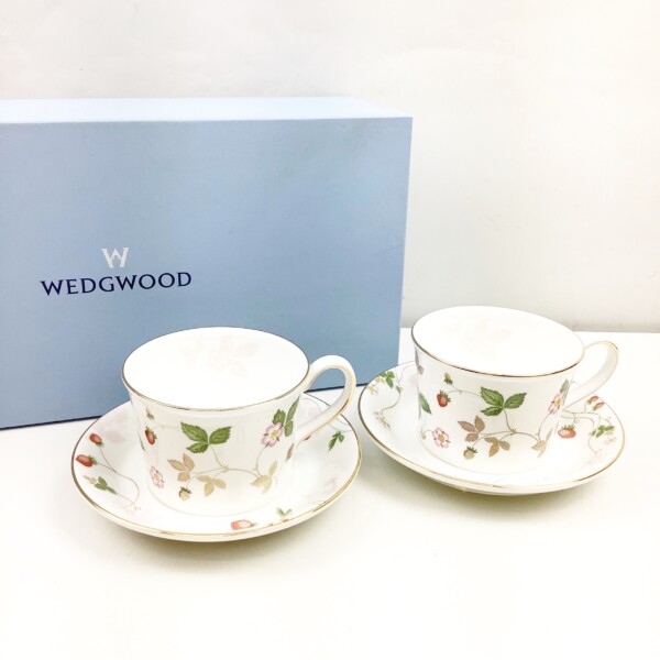 WEDGWOOD ワイルドストロベリー ティーカップ&ソーサーペアセット 買取致しました。