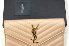 SAINT LAURENT サンローラン YSL カサンドラ Vステッチ ピンク系 レザー 2つ折り長財布 372264 買取致しました。